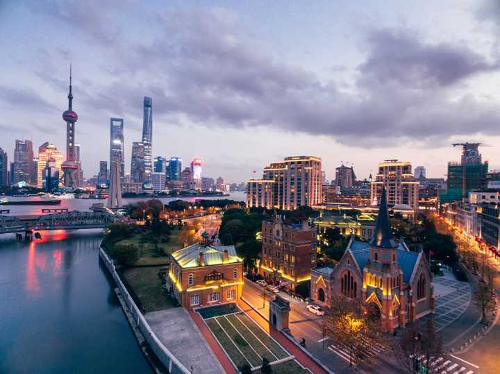 上海之声，播音稿精选